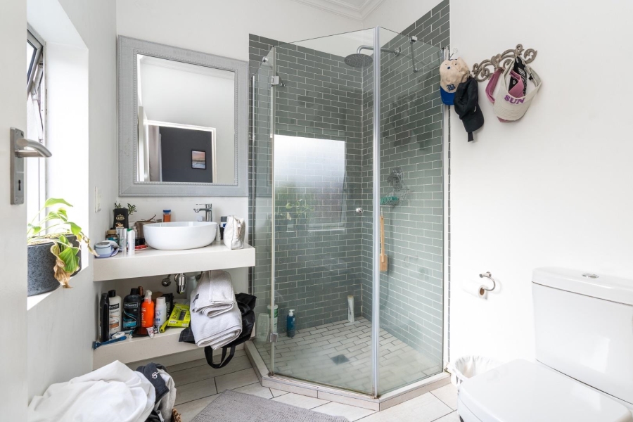 6 Bedroom Property for Sale in Vredehoek Western Cape